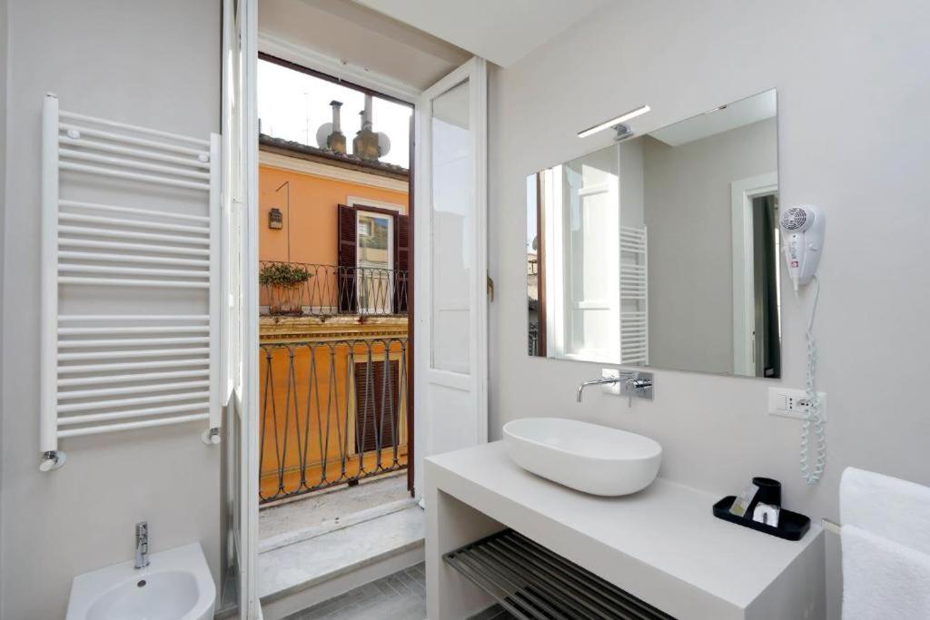 Boutique Suites Della Croce โรม ภายนอก รูปภาพ