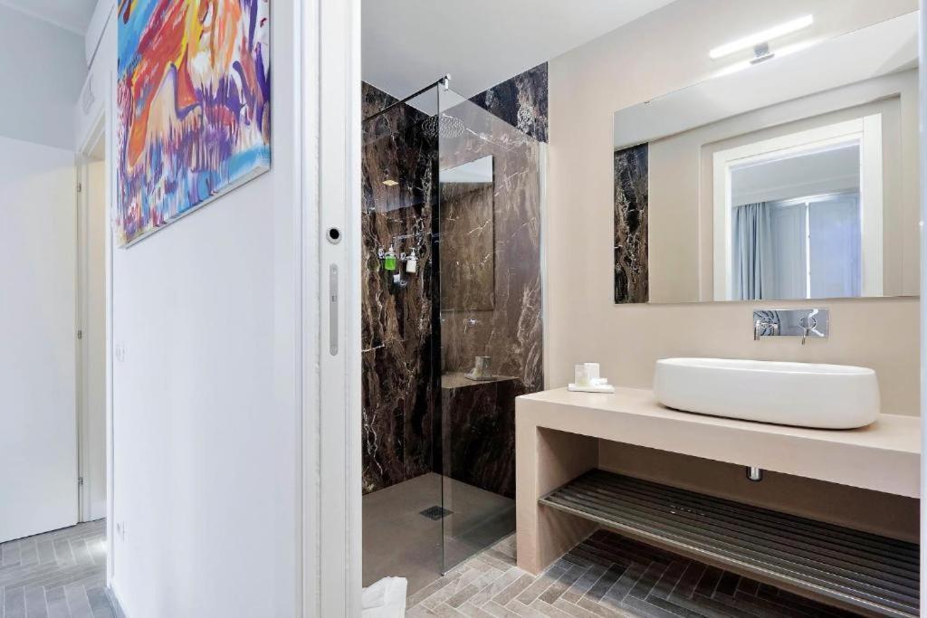 Boutique Suites Della Croce โรม ภายนอก รูปภาพ