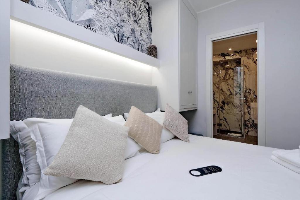 Boutique Suites Della Croce โรม ภายนอก รูปภาพ