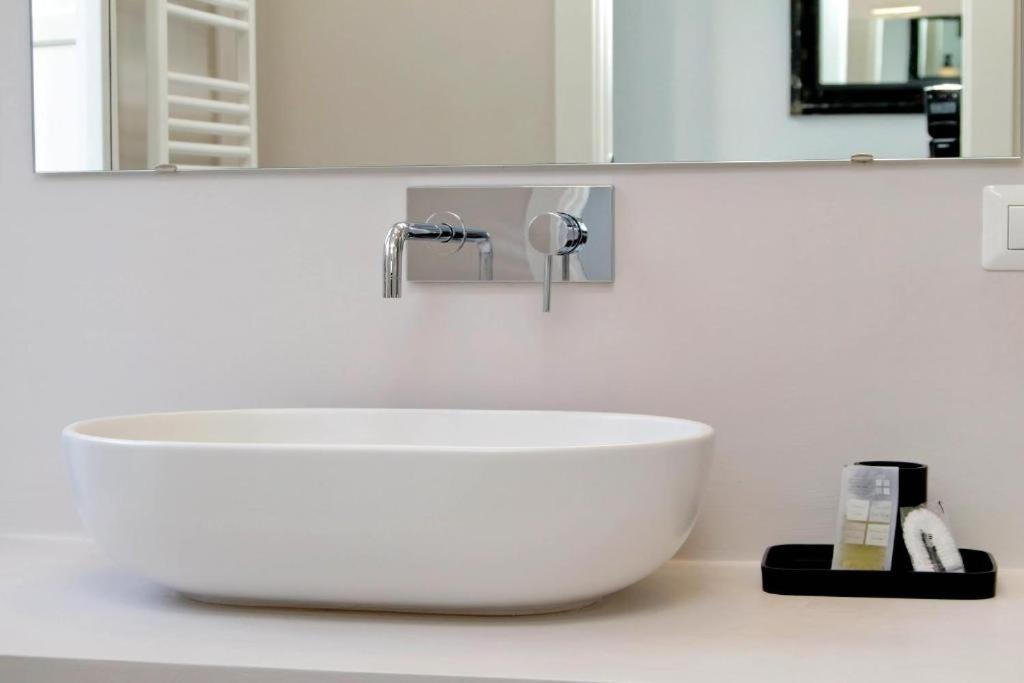 Boutique Suites Della Croce โรม ภายนอก รูปภาพ