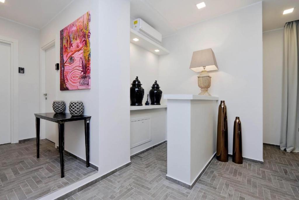 Boutique Suites Della Croce โรม ภายนอก รูปภาพ
