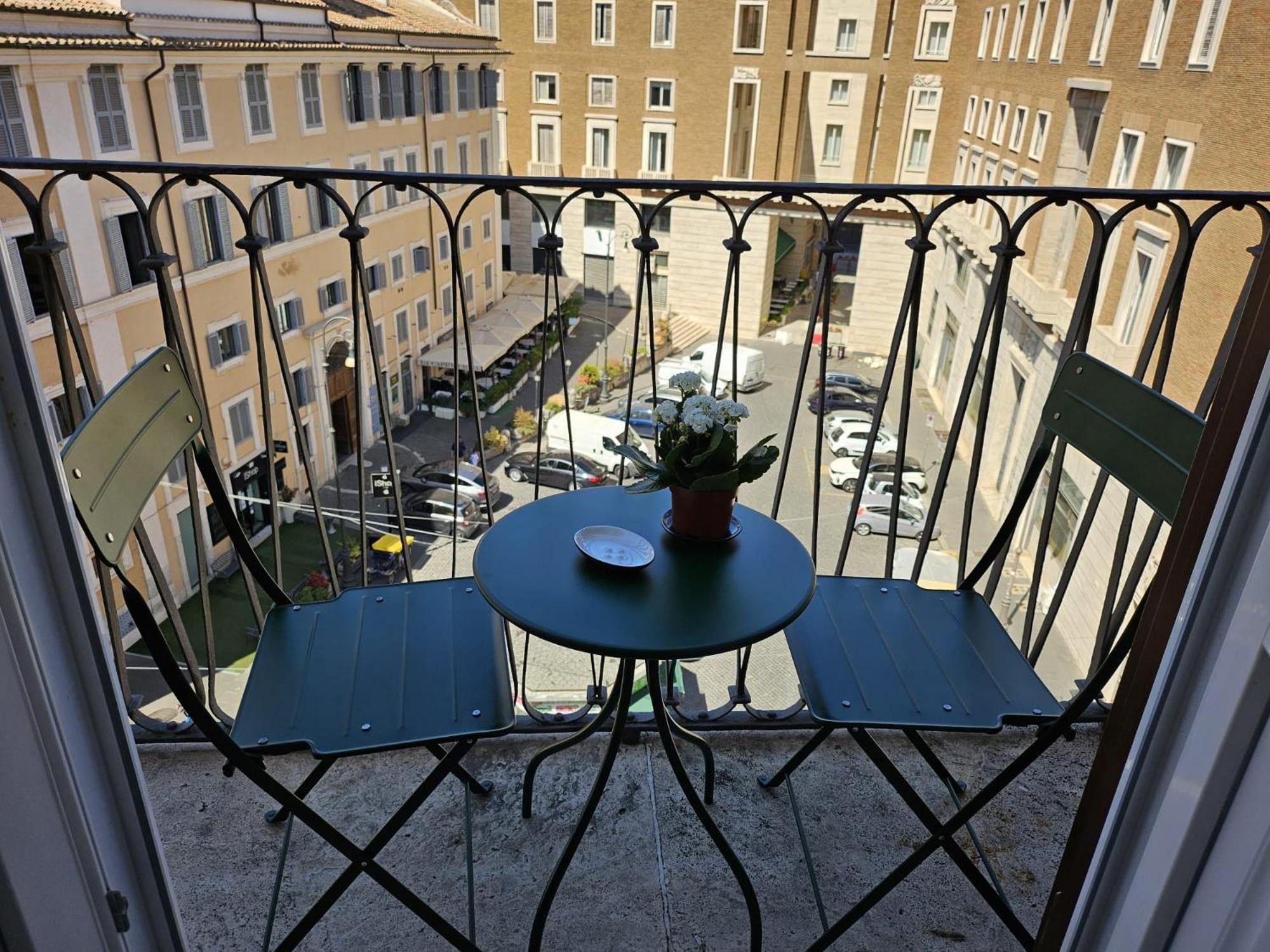 Boutique Suites Della Croce โรม ภายนอก รูปภาพ